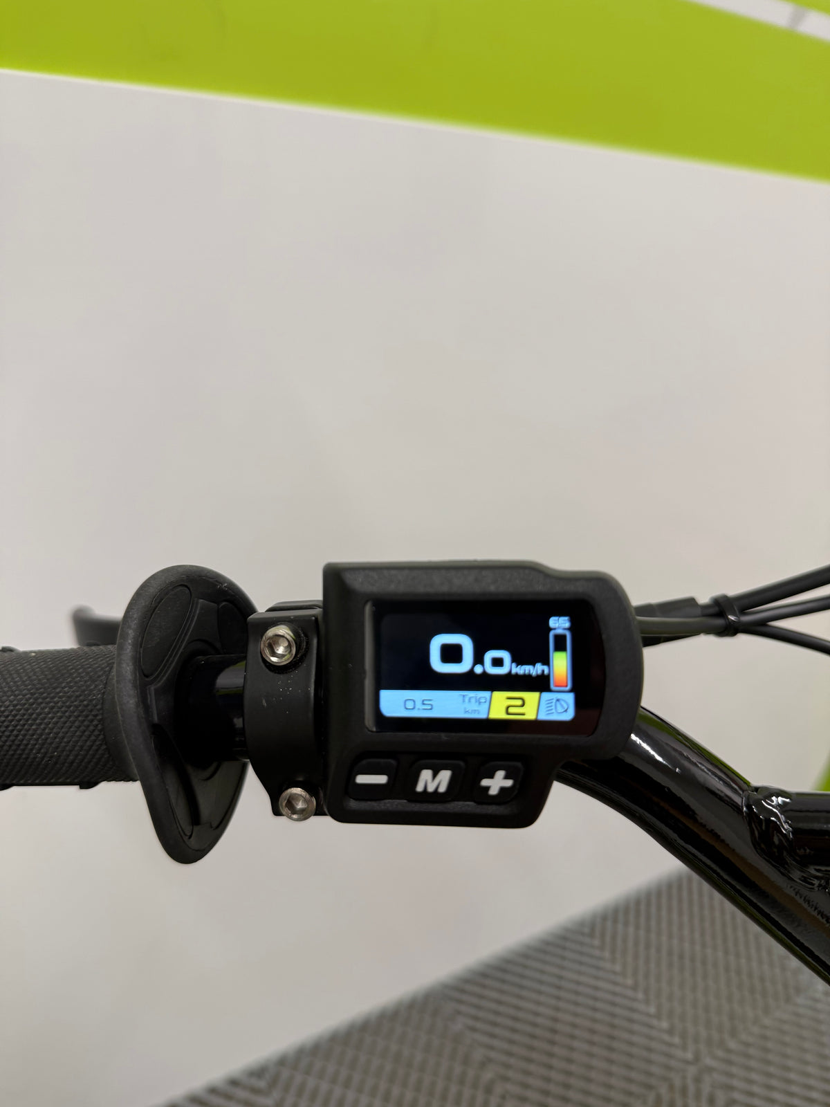 EBOX Dragster 60R - White