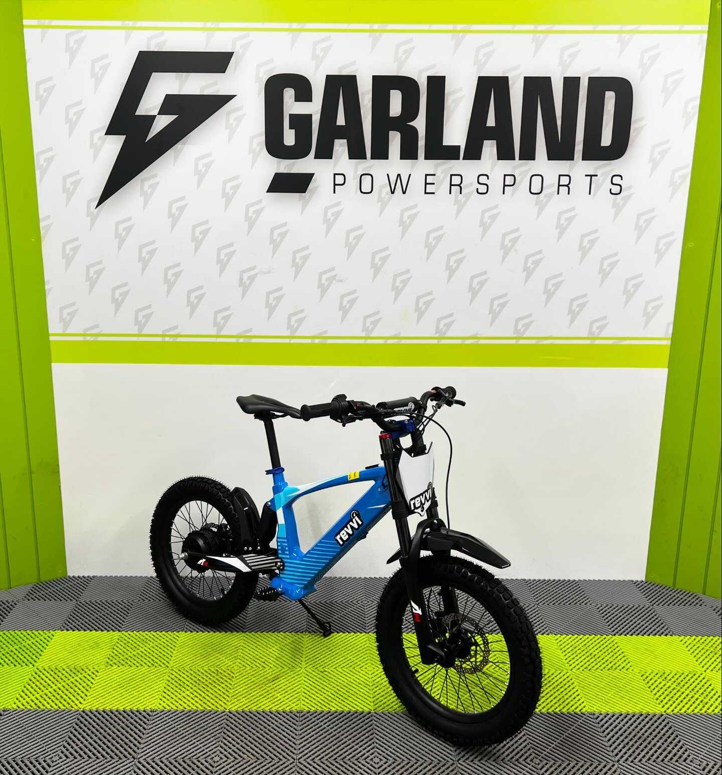 Revvi 18" Electric Bike - Blue