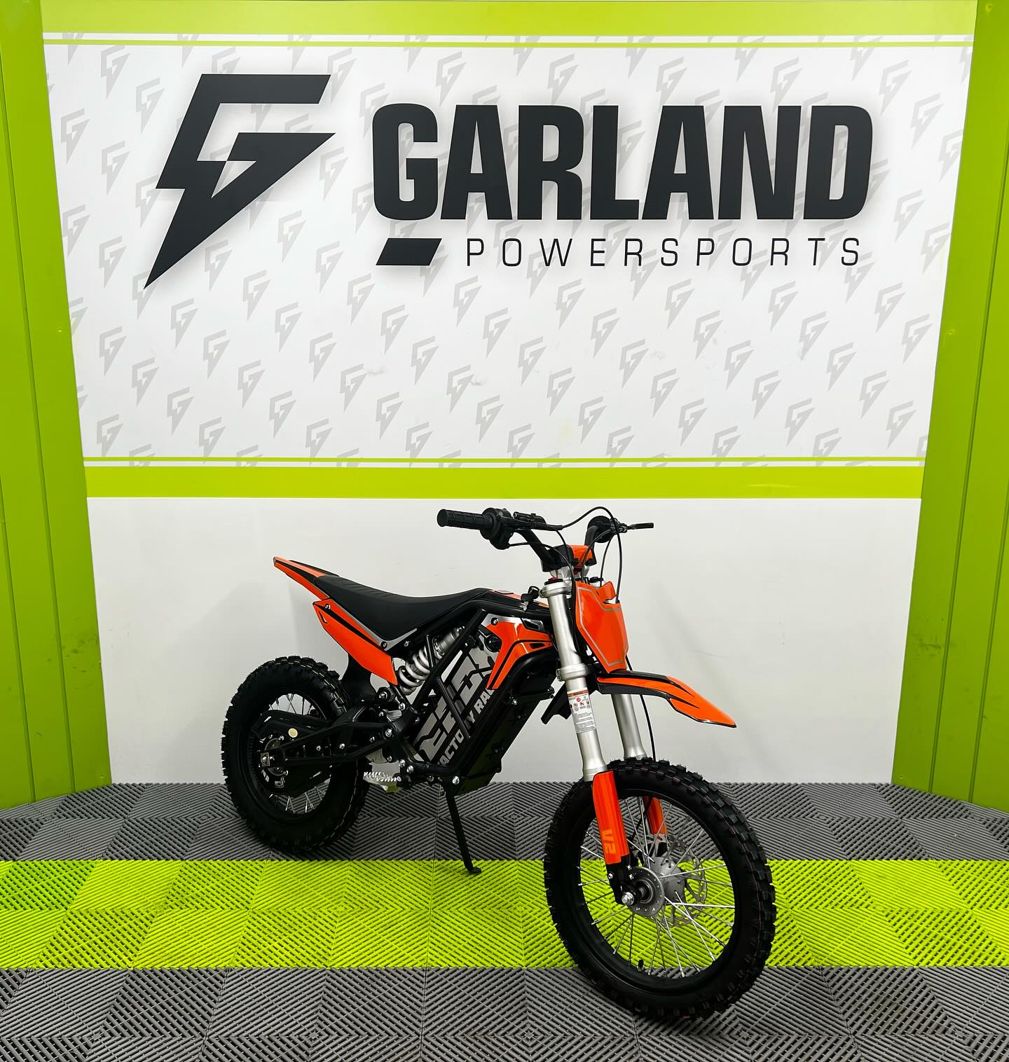 EBOX V2 - Orange