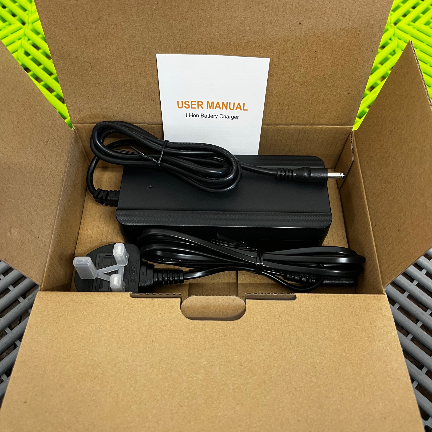 Amped Charger 36V 2A - Fits Amped A20 Bikes