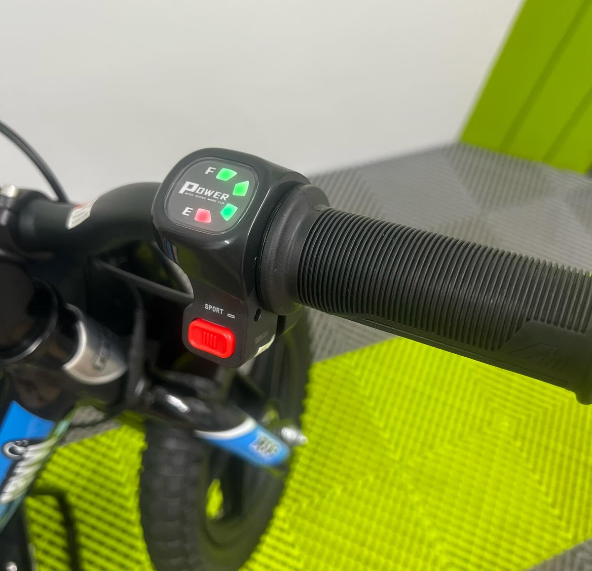 Revvi 12 Electric Bike, Stabilisers & Helmet Bundle – Blue