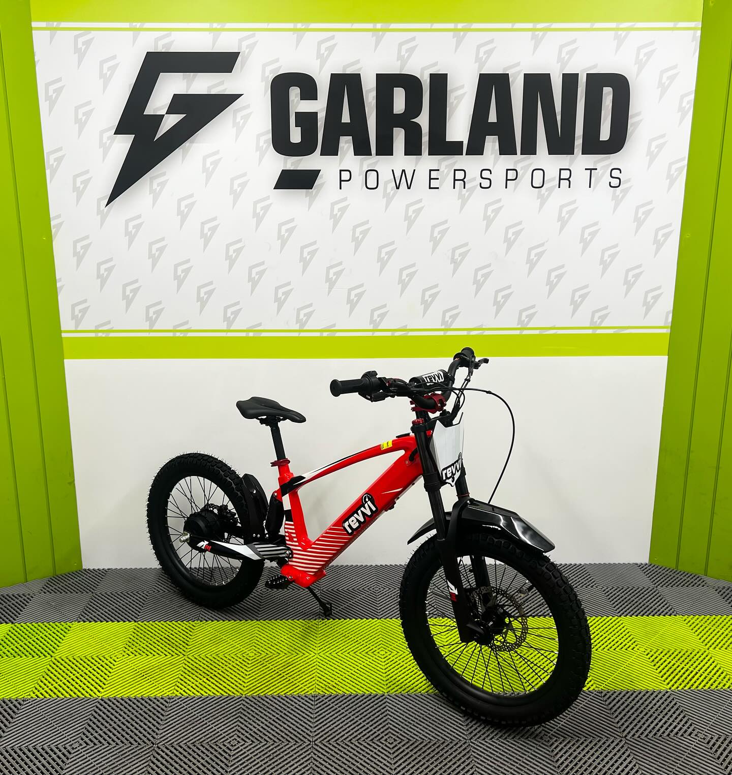 Revvi 20" 800W Electric Bike - Red