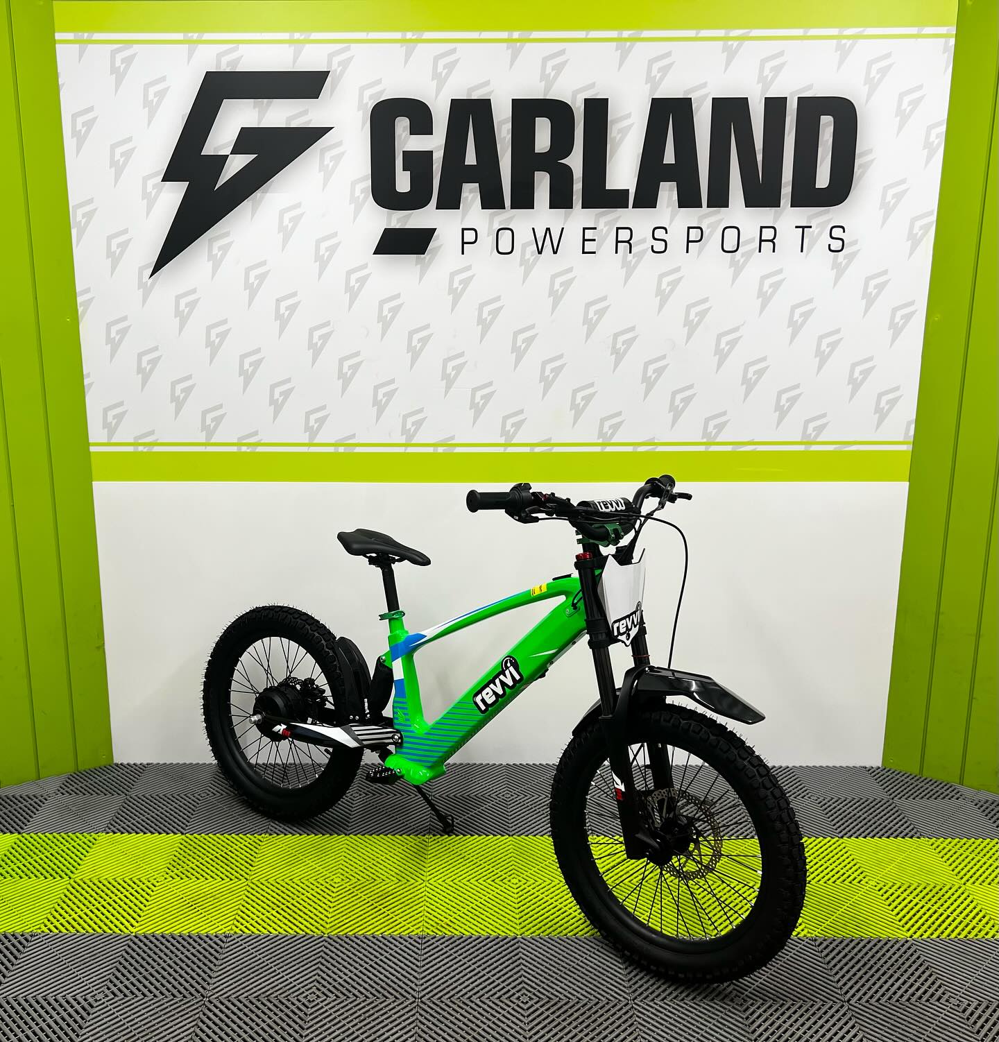Revvi 20" 800W Electric Bike - Green