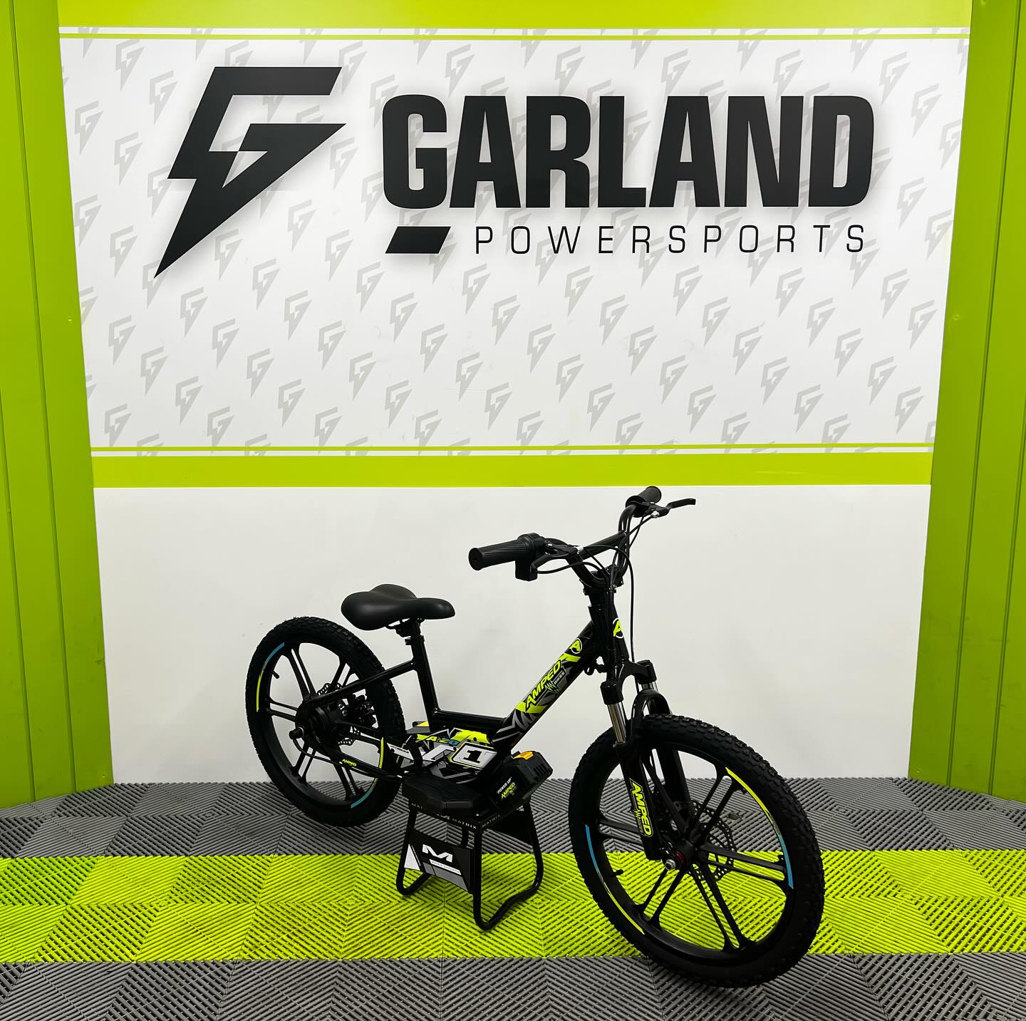 Amped A20 540W Electric Balance Bike - Black