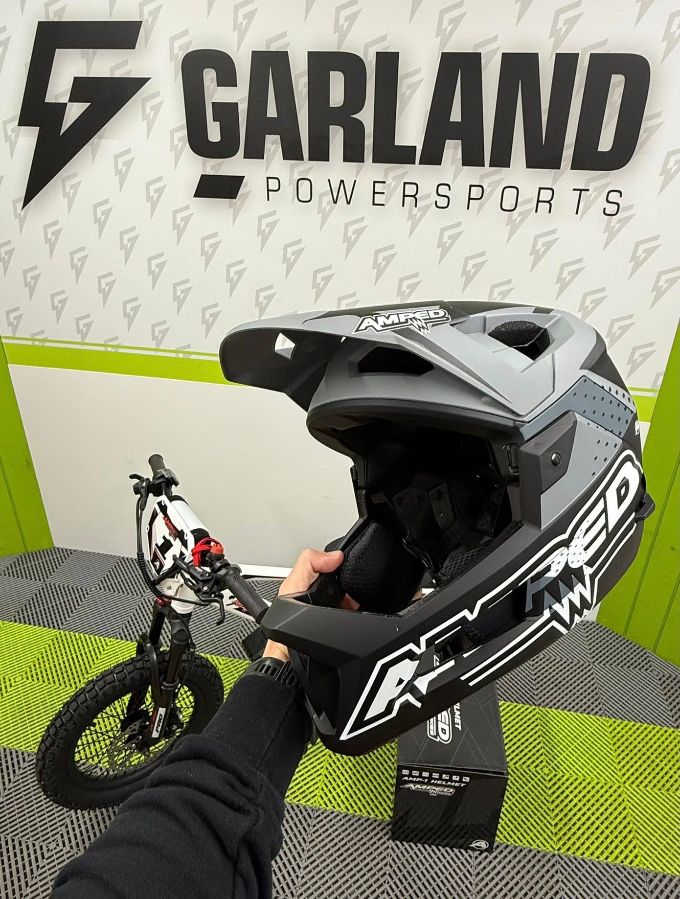 Amped AMP-1 Full Face Kids Helmet - Black