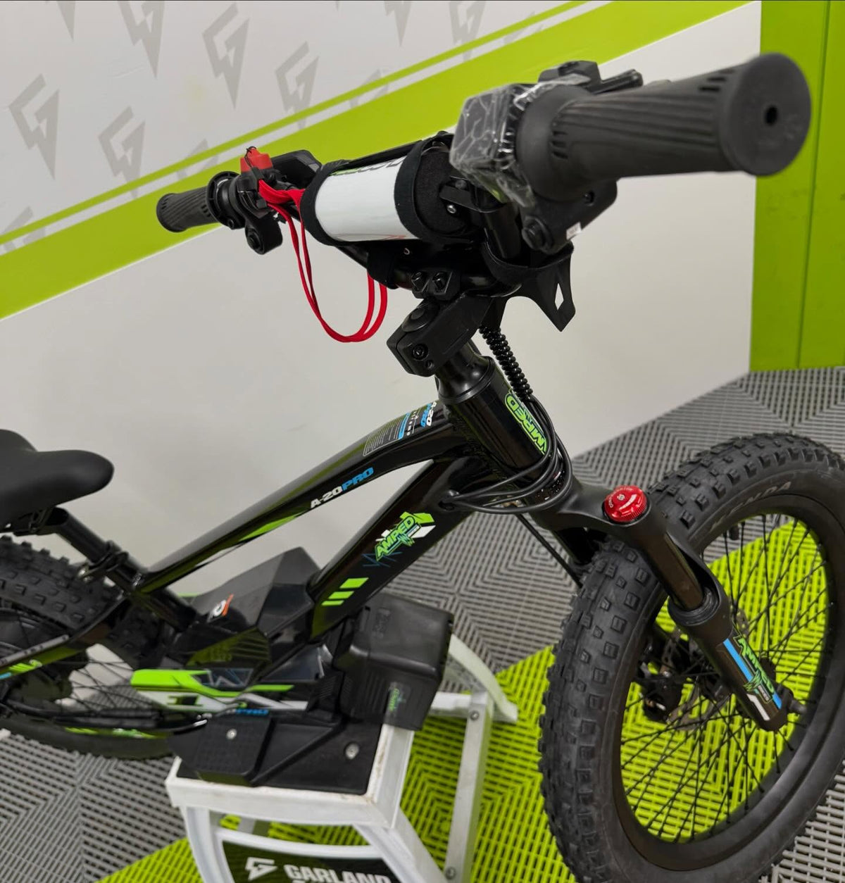 Amped A20 Pro Electric Bike + Riding Gear Bundle - Black