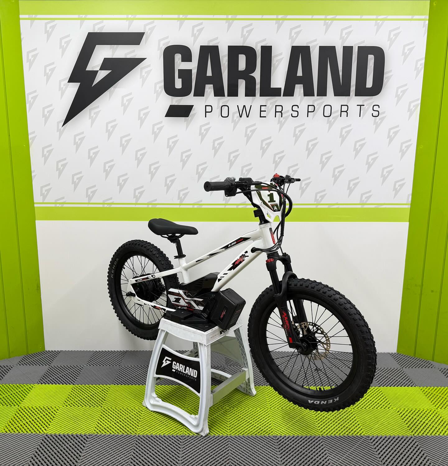 Amped A20 Pro 800W Electric Balance Bike - White