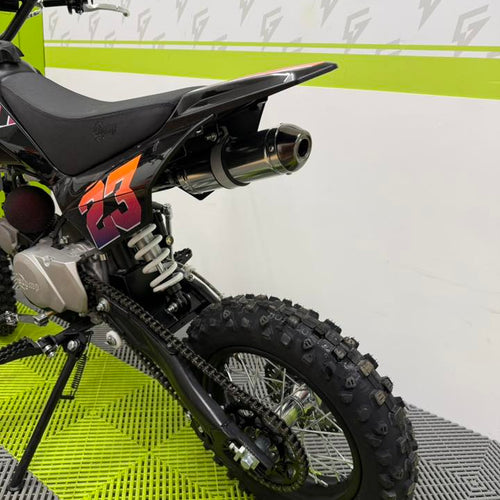 Stomp FXJ 110cc Manual Pit Bike
