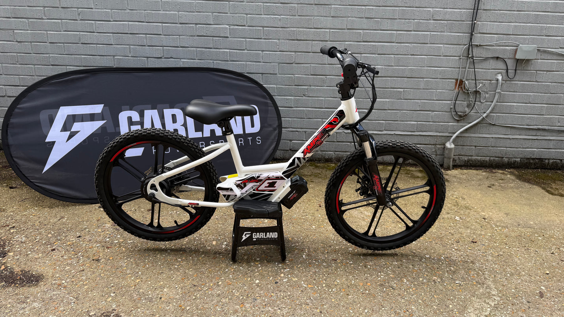 Ex Display Amped A20 540W Electric Balance Bike - White