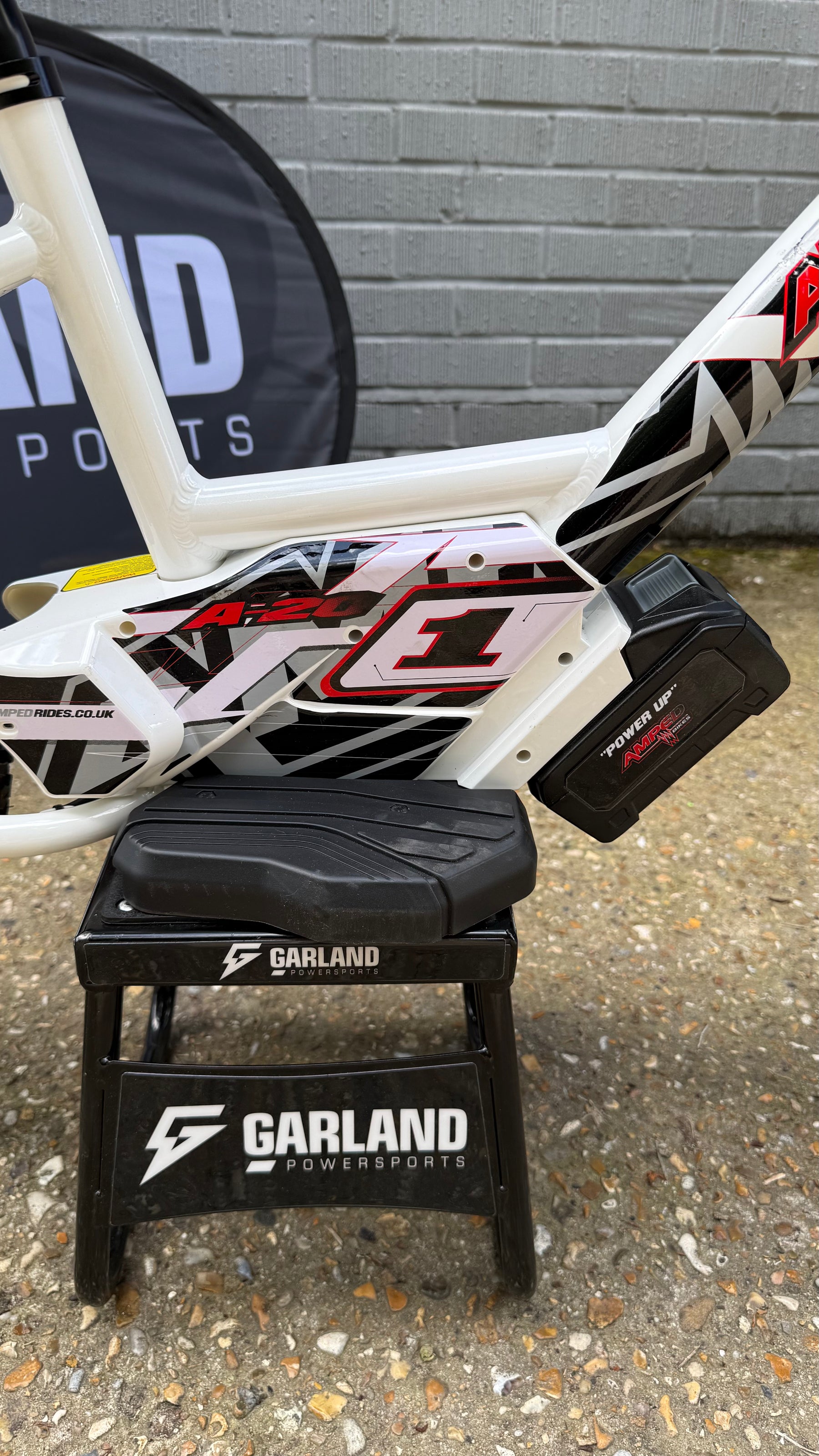 Ex Display Amped A20 540W Electric Balance Bike - White