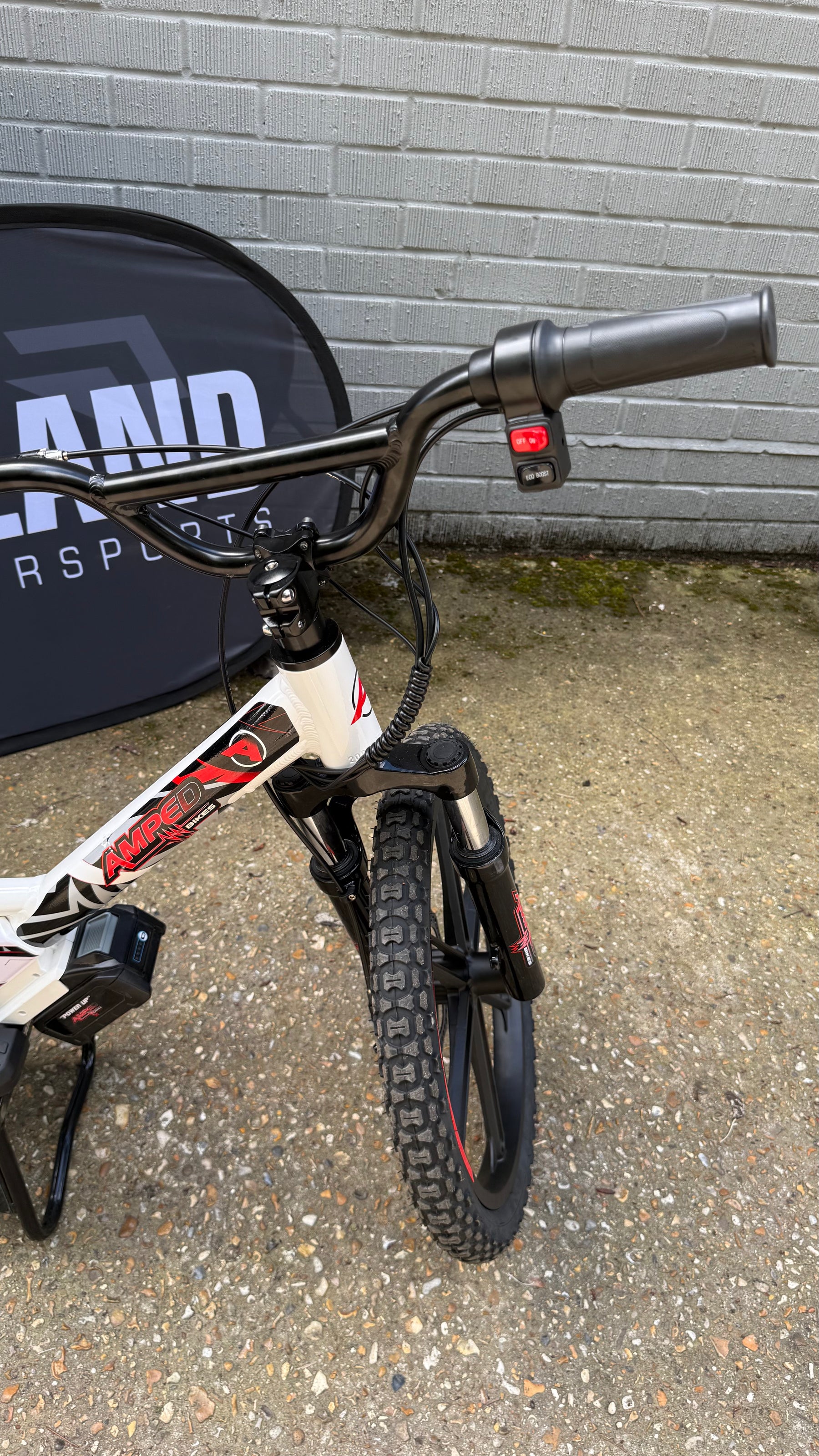 Ex Display Amped A20 540W Electric Balance Bike - White