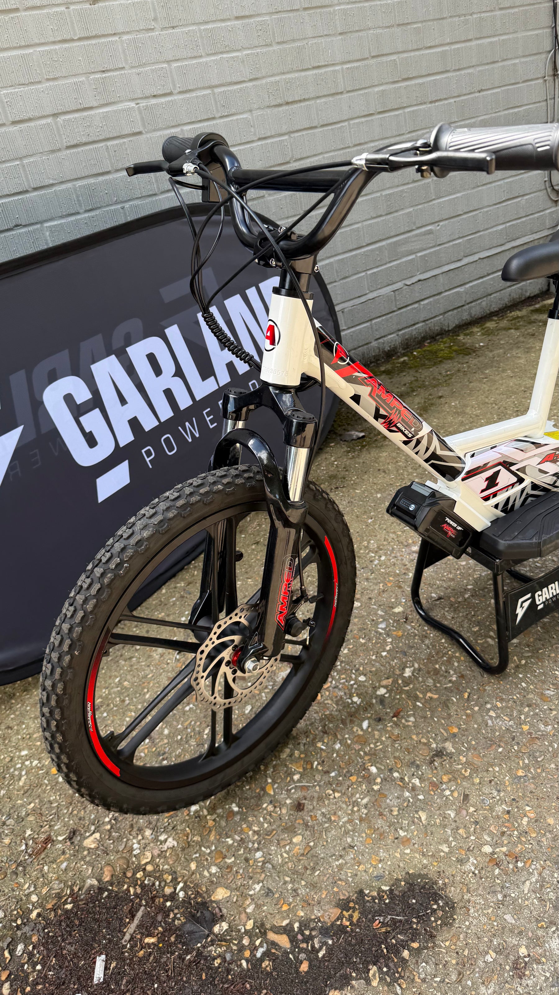 Ex Display Amped A20 540W Electric Balance Bike - White