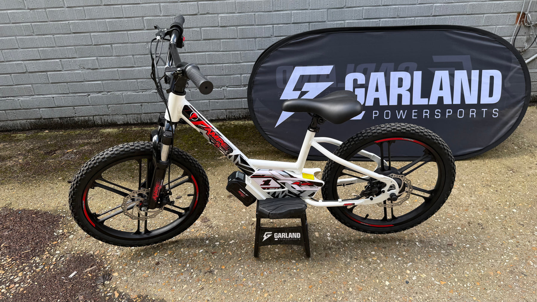 Ex Display Amped A20 540W Electric Balance Bike - White