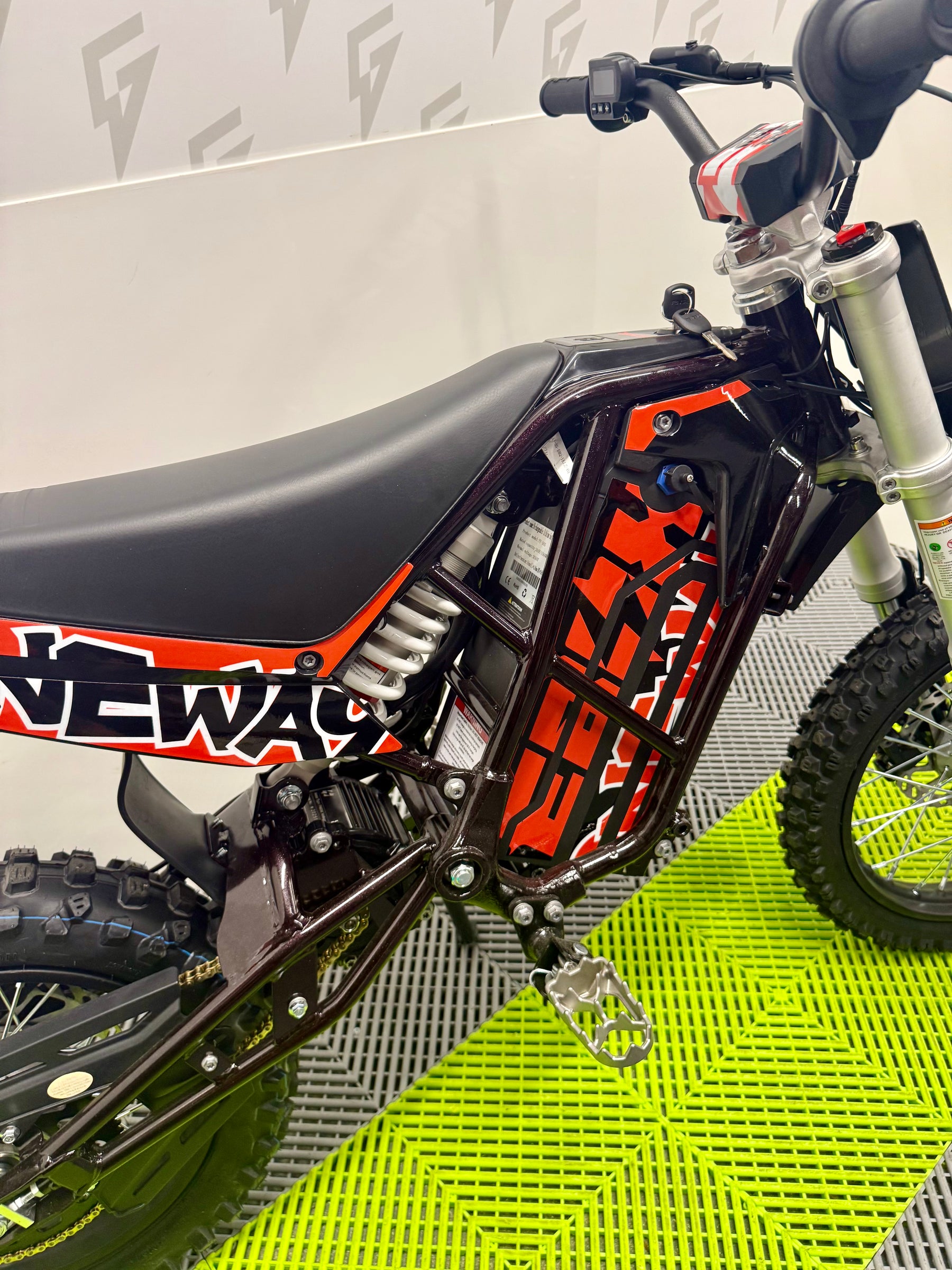 EBOX V3 60R - Oneway/Red