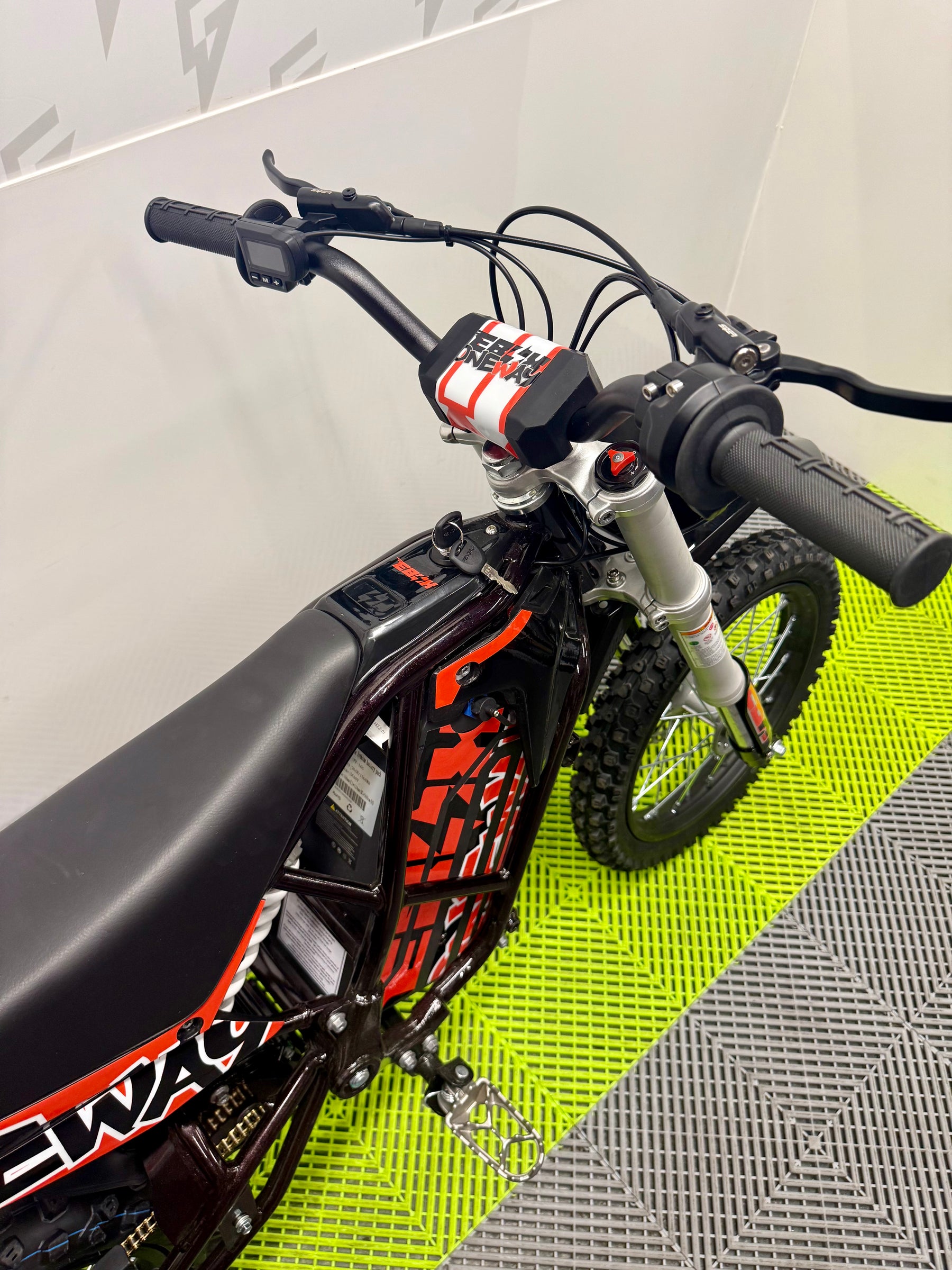 EBOX V3 60R - Oneway/Red