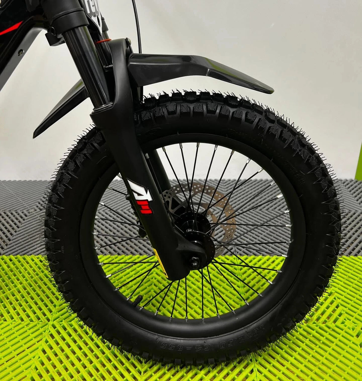 Revvi 18" Electric Bike - Black