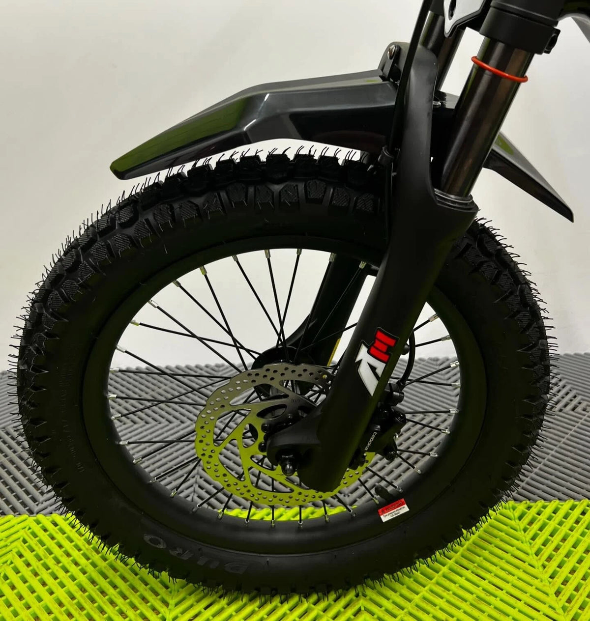 Revvi 18" Electric Bike - Black