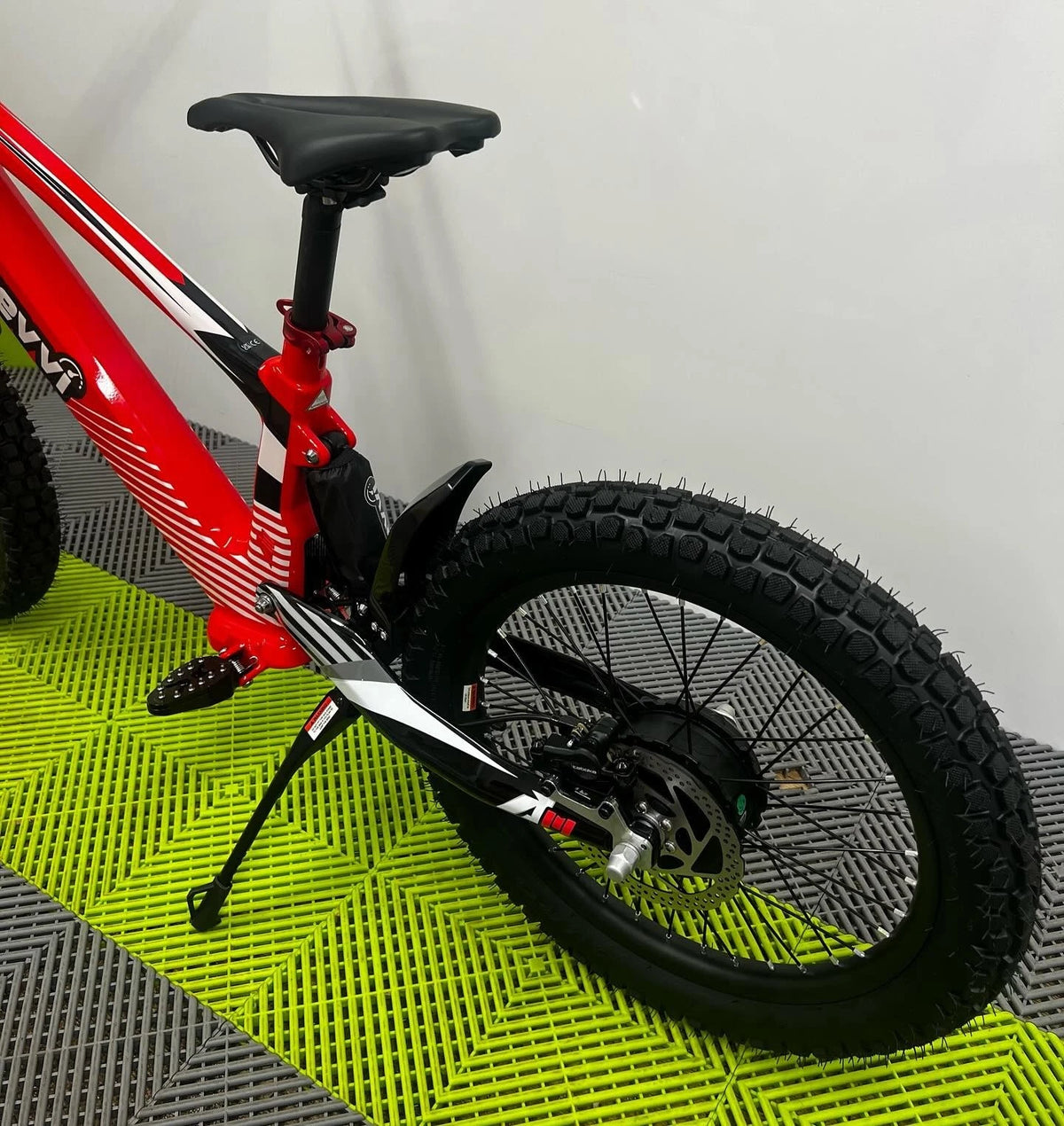 Revvi 20 Electric Bike + Spare Battery Bundle – Red