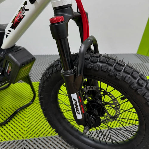 Amped A16 Pro Electric Bike + Spare Battery Bundle - White
