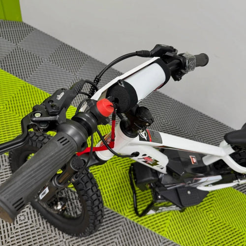 Amped A16 Pro Electric Bike + Spare Battery Bundle - White