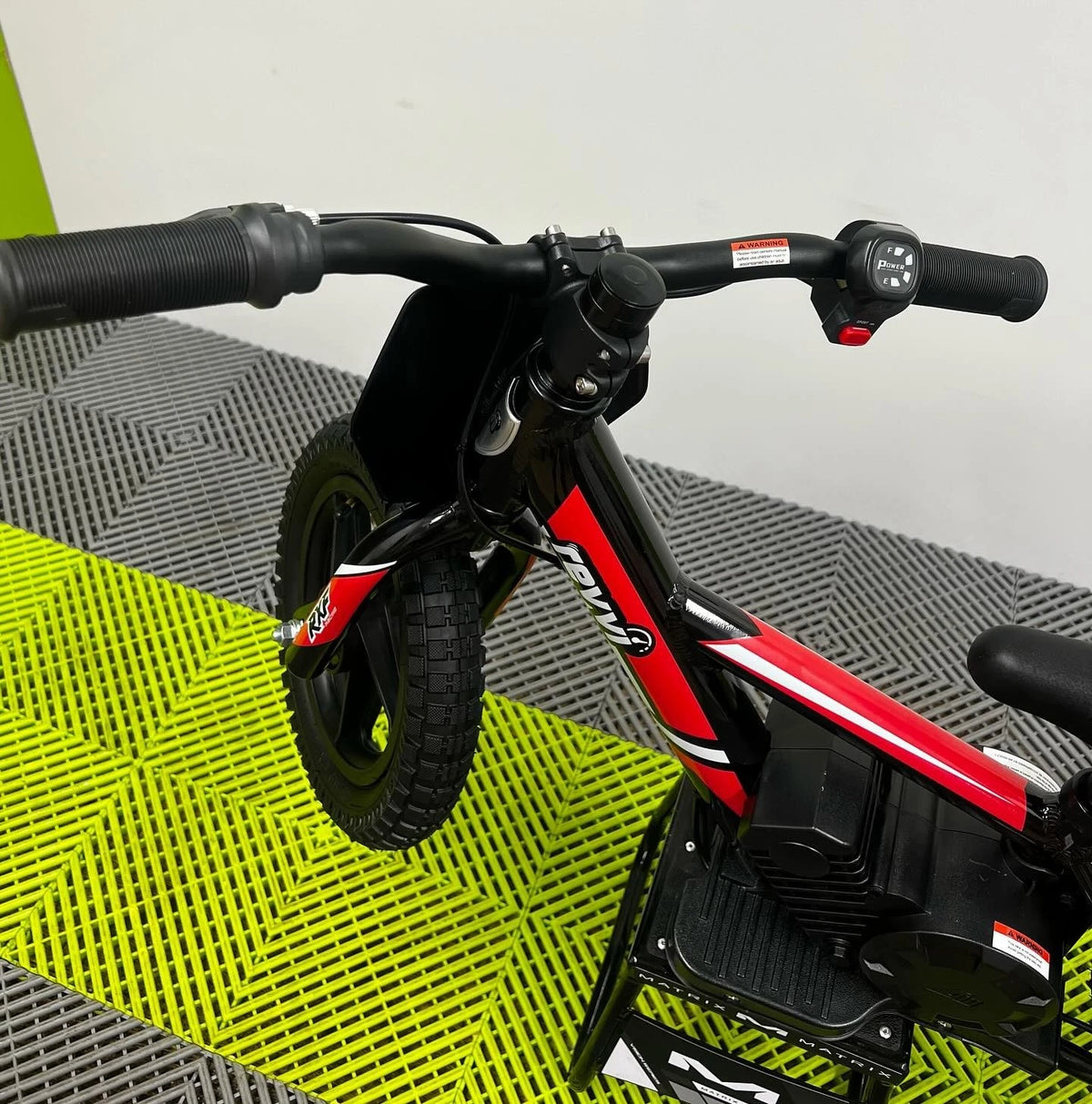 Revvi 12 Electric Bike, Stabilisers & Helmet Bundle – Red