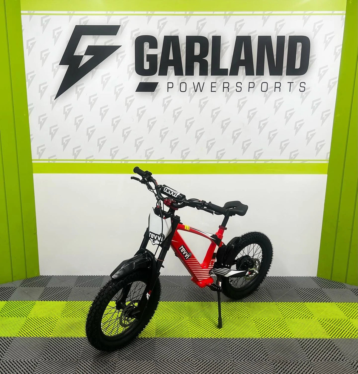 Revvi 18" Electric Bike - Red