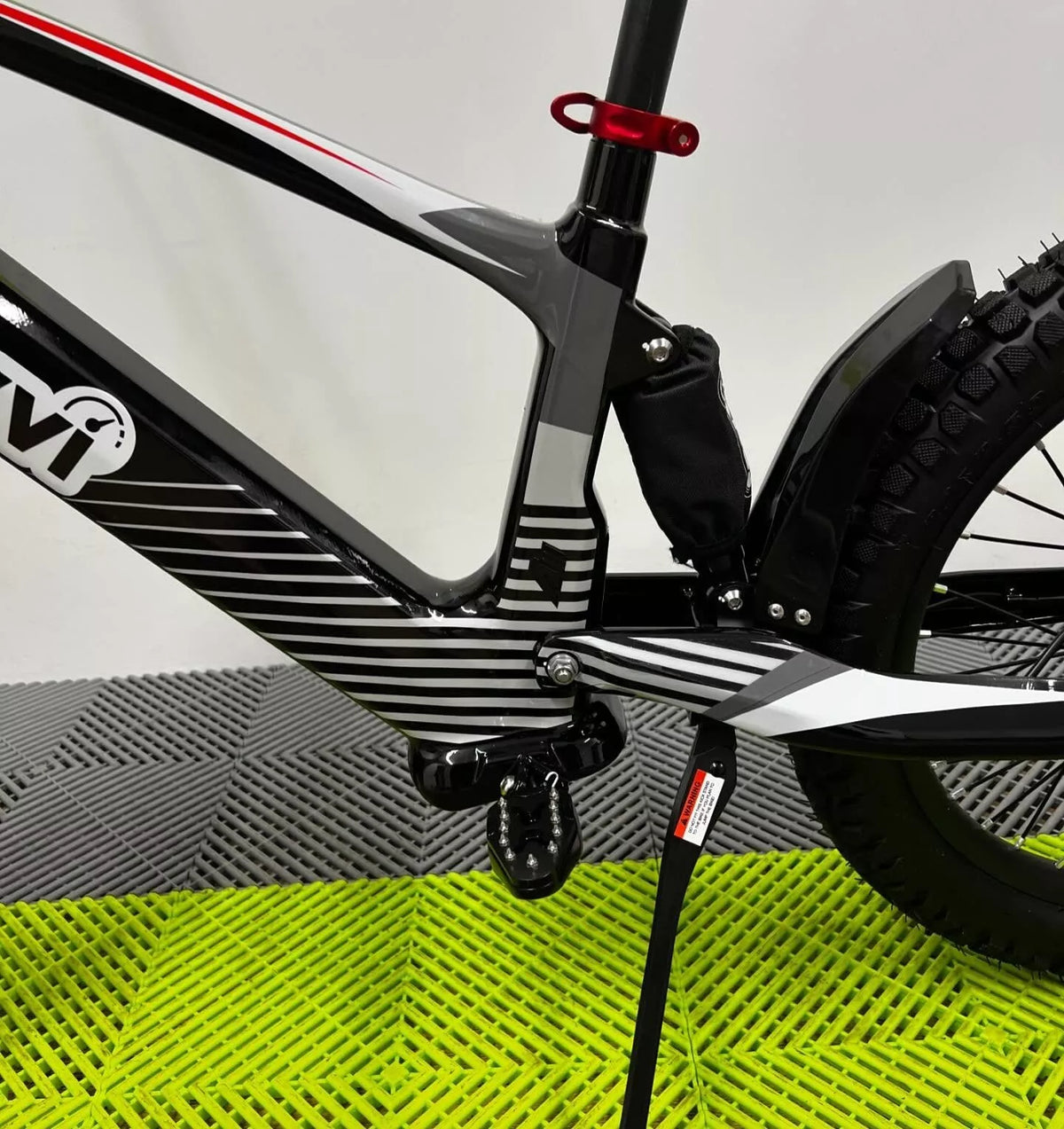 Revvi 20 Electric Bike + Spare Battery Bundle – Black
