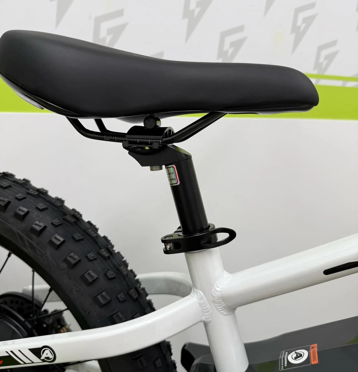 Amped A20 Pro Electric Bike + Riding Gear Bundle - White