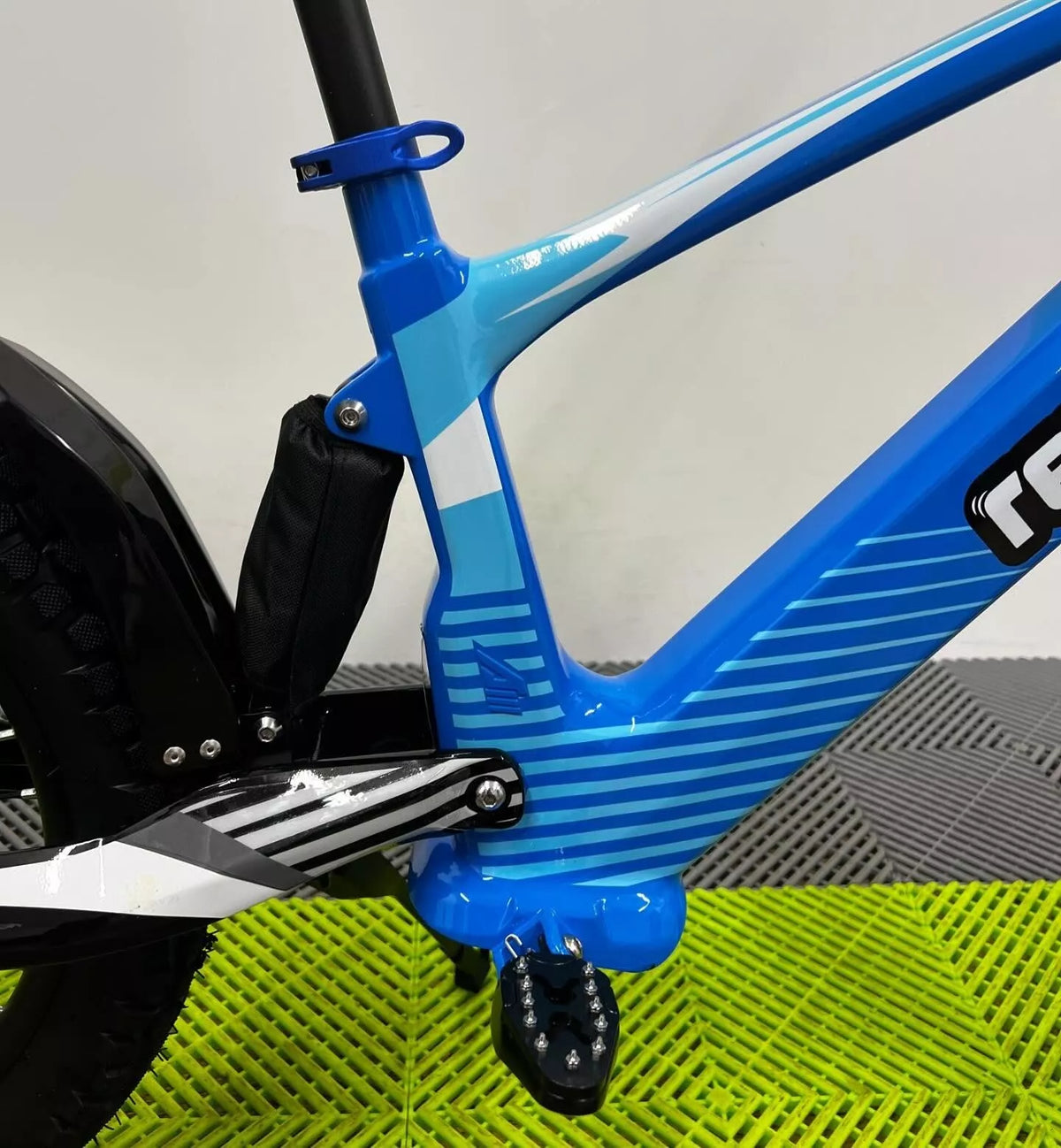 Revvi 20 Electric Bike + Spare Battery Bundle – Blue