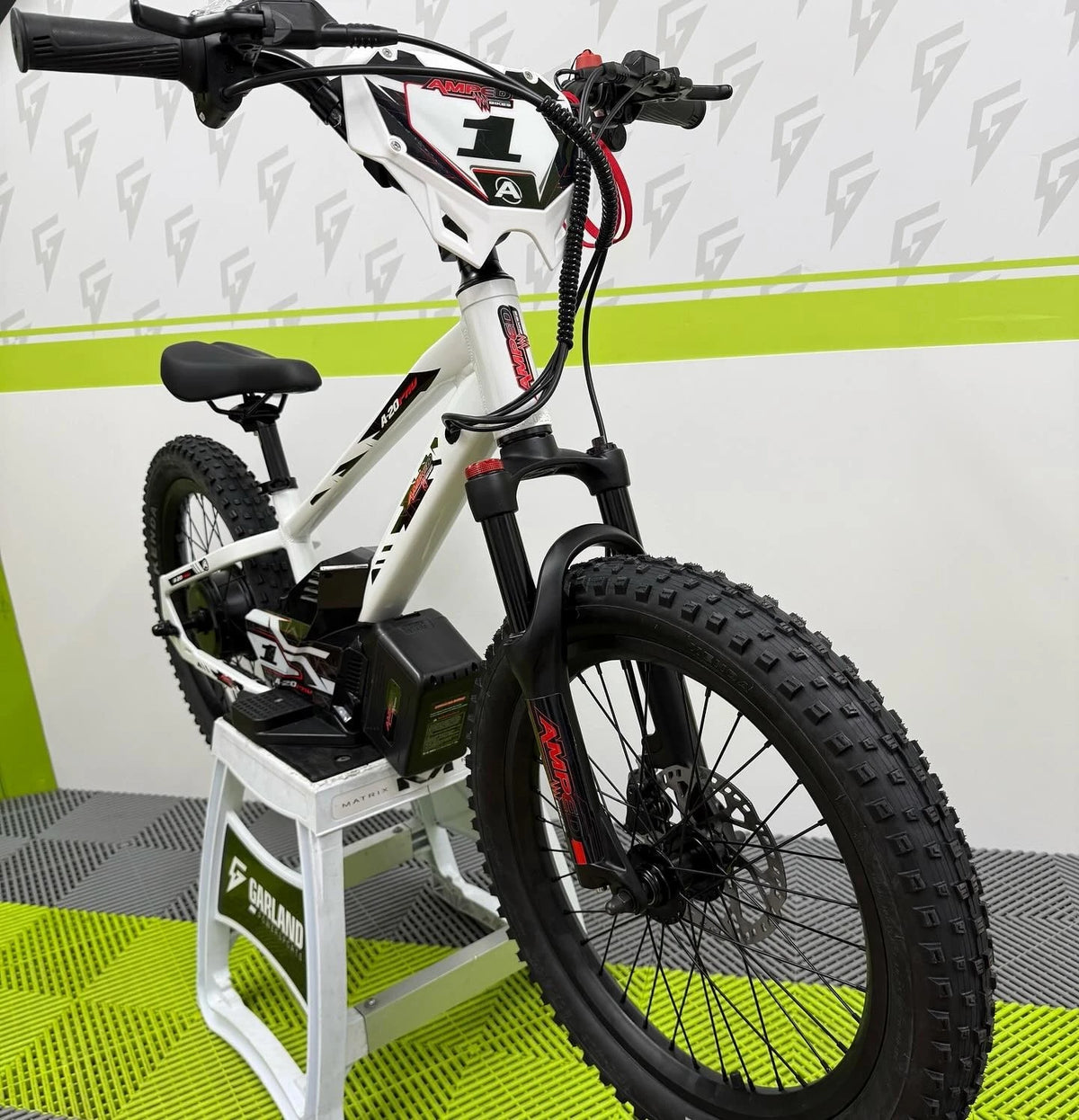 Amped A20 Pro Electric Bike + Riding Gear Bundle - White