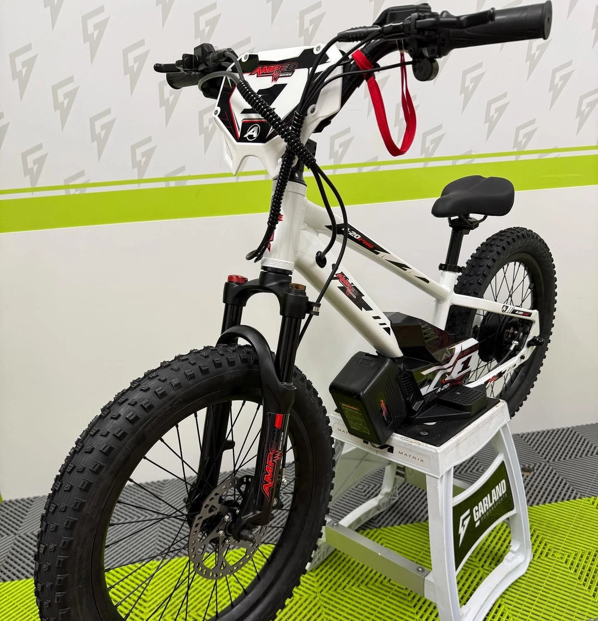 Amped A20 Pro Electric Bike + Riding Gear Bundle - White