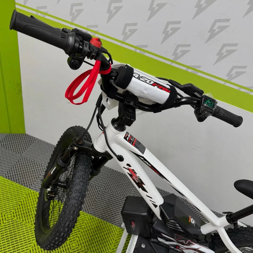 Amped A20 Pro Electric Bike + Riding Gear Bundle - White