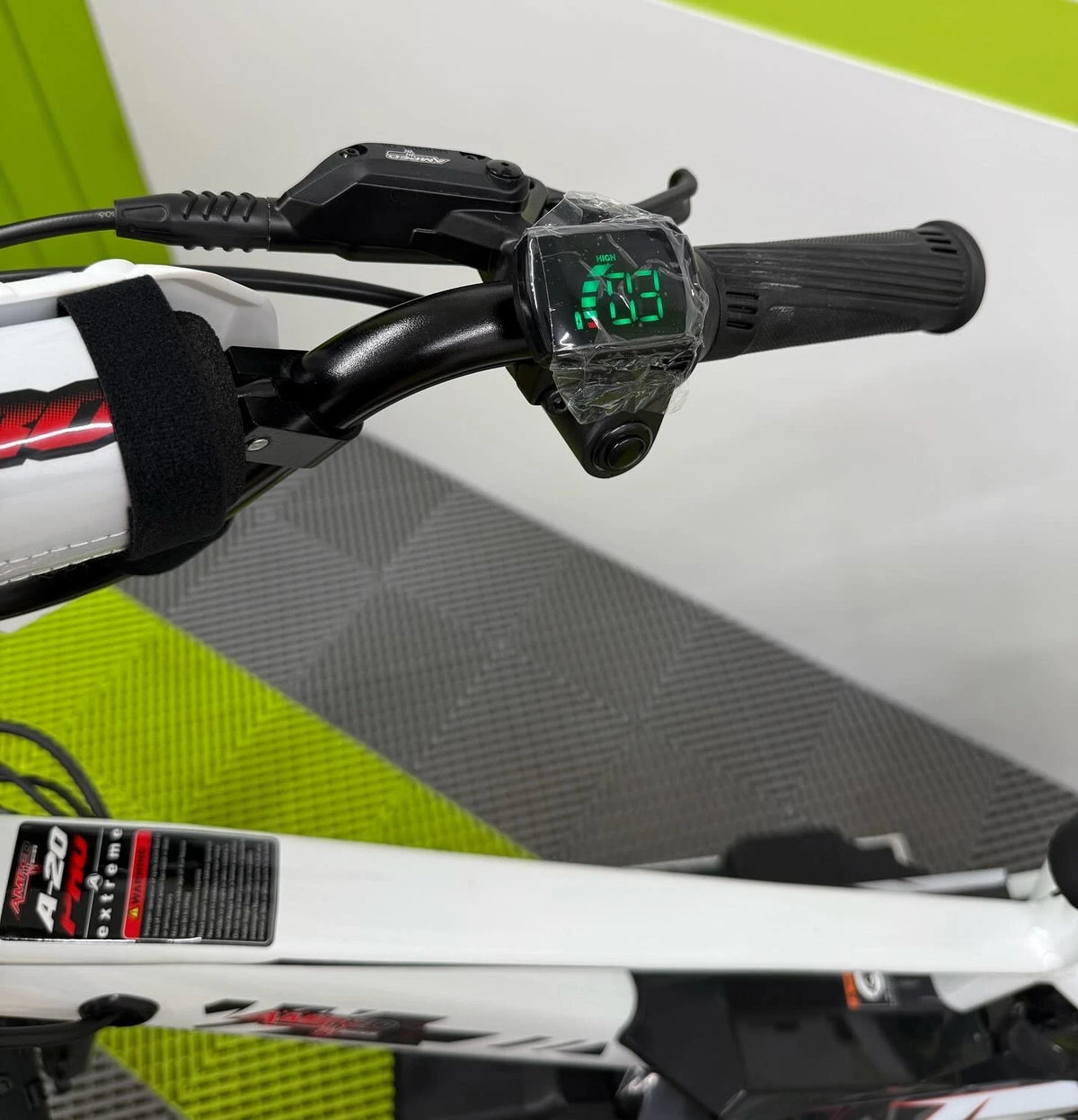 Amped A20 Pro Electric Bike + Riding Gear Bundle - White
