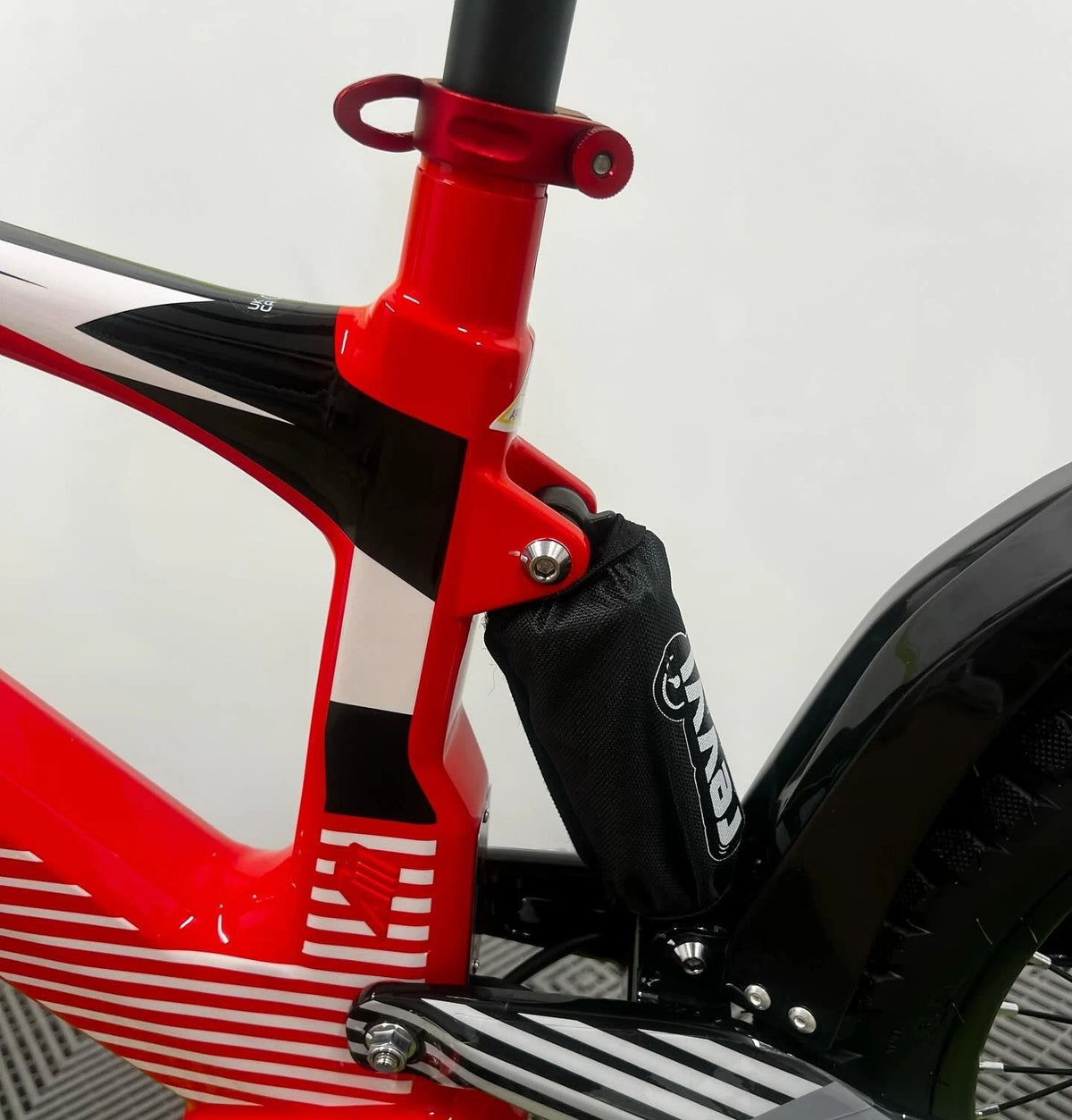 Revvi 18 Electric Bike + Riding Gear Bundle - Red